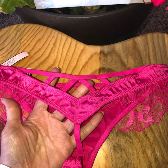 VS Very Sexy Lace Thong Size XSmall NWT Pink - Picture 8 of 11